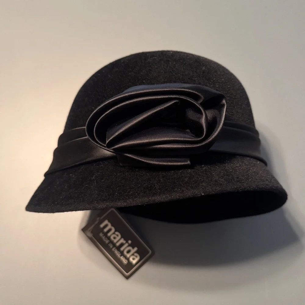 Marida England Black Wool Felt Cloche Hat Satin Rose Accent Vintage Style